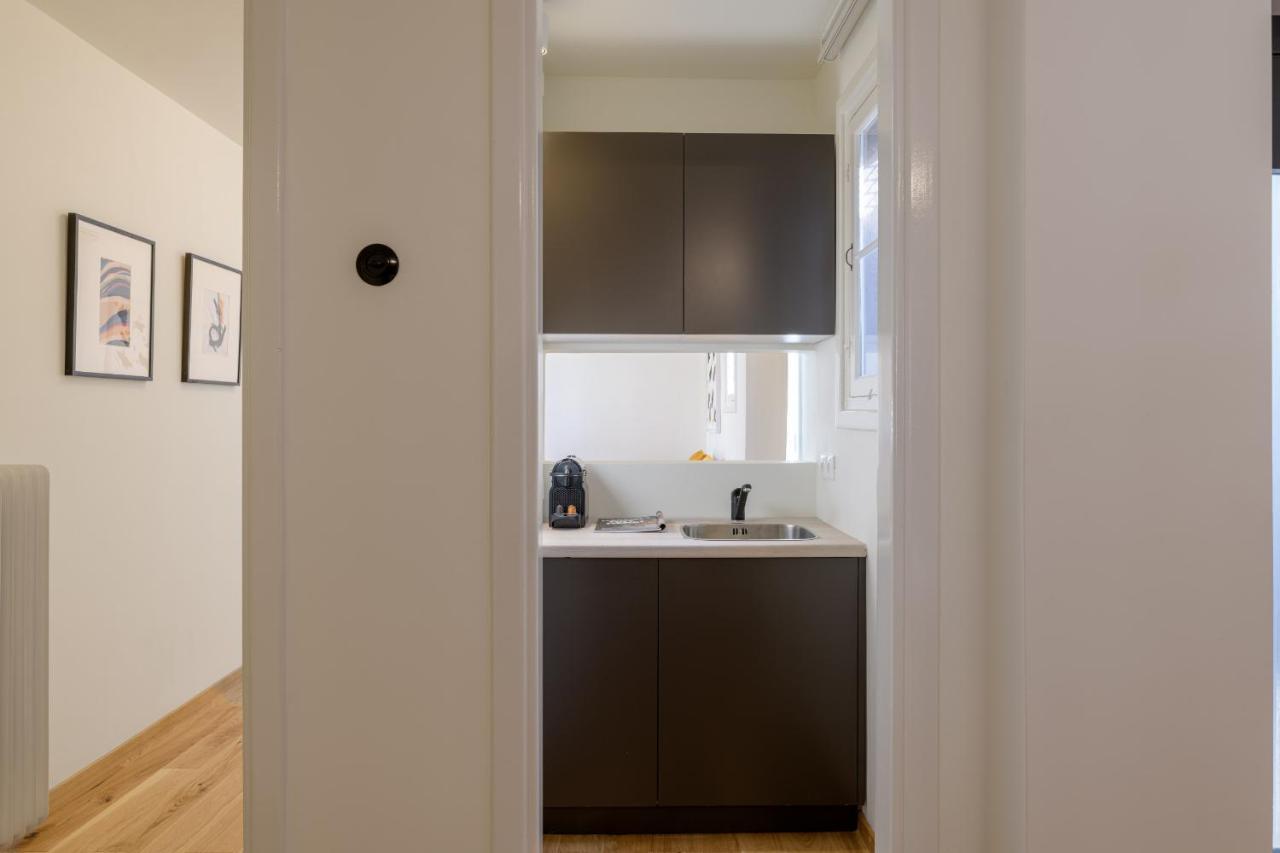 Meno Suite With Private Terrace - Jaccuzzi, Acropolis View Athens Exterior photo
